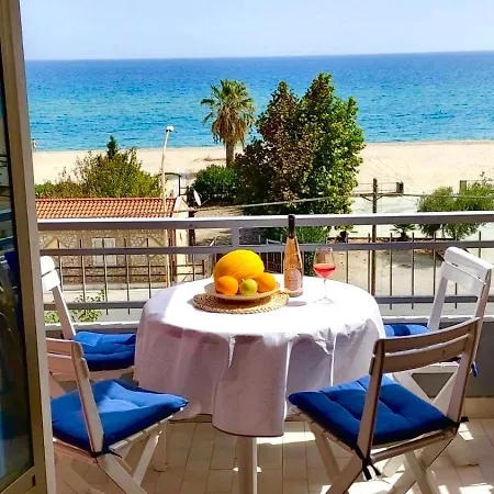 Lungomare Apartamento *