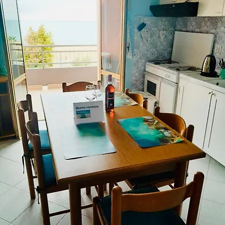 Lungomare Apartament